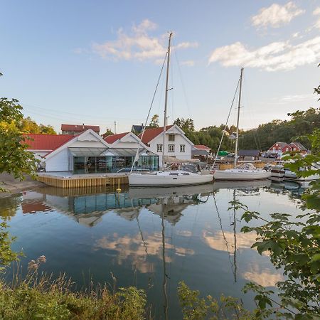 Kulleseidkanalen Gjestehamn Bomlo Buitenkant foto